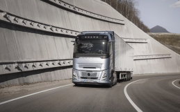 Volvo Trucks Sodorkan Teknologi I-Roll agar Hemat Bahan Bakar
