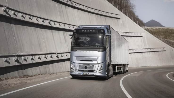 Volvo Trucks Sodorkan Teknologi I-Roll agar Hemat Bahan Bakar