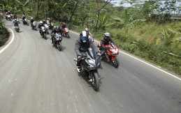AHM Gelar Edukasi Balap 'Track Day Honda CBR Community' di 9 Kota Besar