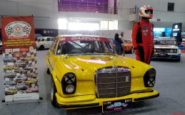 Mobil Balap Klasik Melantai di IIMS Hybrid 2022
