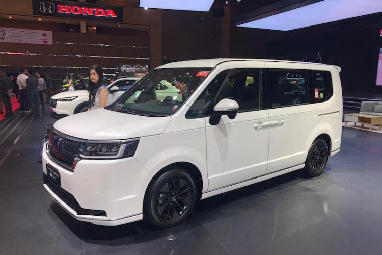 Honda STEP WGN e:HEV Hadir di IIMS 2026, MPV Keluarga Andalan Mudik