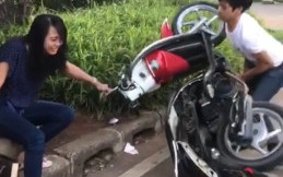 2019 Sebentar Lagi Usai, Sempat Viral Nih Pemuda Rusak Motornya Sendiri