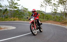 Melibas Jalanan Serpong Sampai Ciletuh dengan Honda CRF 150 