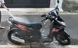 Tips Mencuci Motor di Rumah Perhatikan Bagian Ini