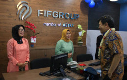 FIF Group Buka Cabang Baru Sekaligus Santuni Yatim Piatu