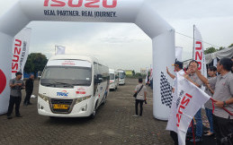 Isuzu Berangkatkan Mekanik dan Pengemudi Truk ke 30 Kota Besar di Jateng dan Jatim