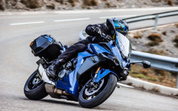 Suzuki GSX-S1000GT 2022 Meluncur, Siap Dibawa Touring