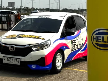 Kampas Rem Hella Premium Ceramic Meluncur di Automechanika Jakarta, Langsung Dipakai Slalom!