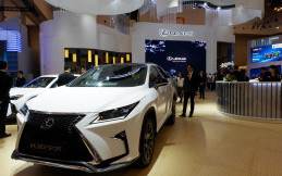 Lexus Boyong SUV Mewah dan Mobil Konsepnya di GIIAS 2019
