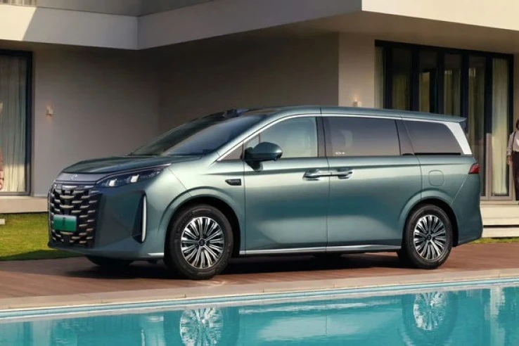 BYD M9 Siap Tantang Toyota Alphard, MPV Mewah Ini Pakai Teknologi PHEV
