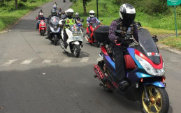 Komunitas Honda PCX150 Gelar Turing dan Baksos