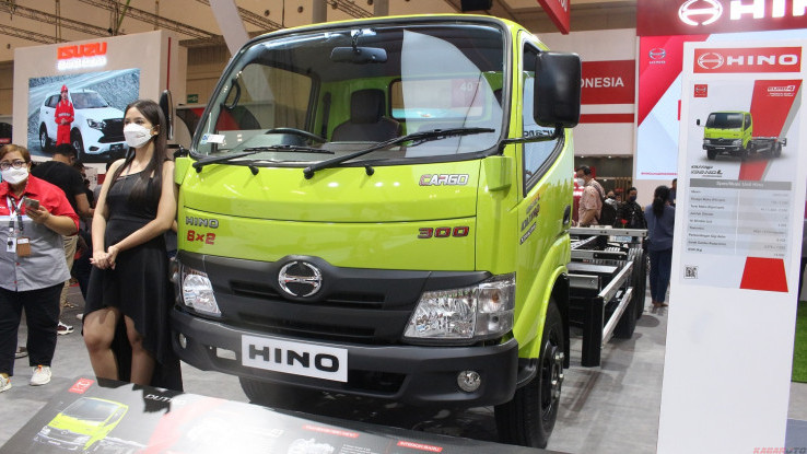Spesifikasi Hino 136 HDL 6x2, 'Mini Tronton' Pertama di Indonesia