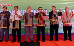 Peringati Kebangkitan Nasional, YAHM Galang Persaudaraan Generasi Muda Lewat Angklung