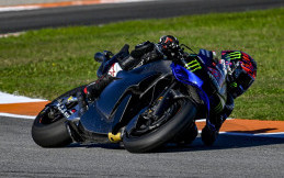 Alex Rins Melihat Titik Terang Pada Yamaha M1 Bermesin V4