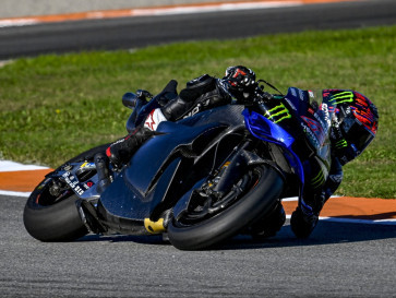 Alex Rins Melihat Titik Terang Pada Yamaha M1 Bermesin V4