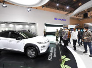 Tertarik Teknologi Baru, Presiden Jokowi Melihat Langsung Mobil Hyundai 