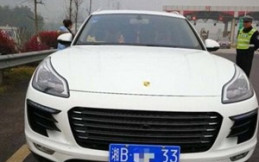 Kendarai Porsche Macan Abal-abal, Pria Ini Ditilang Polisi