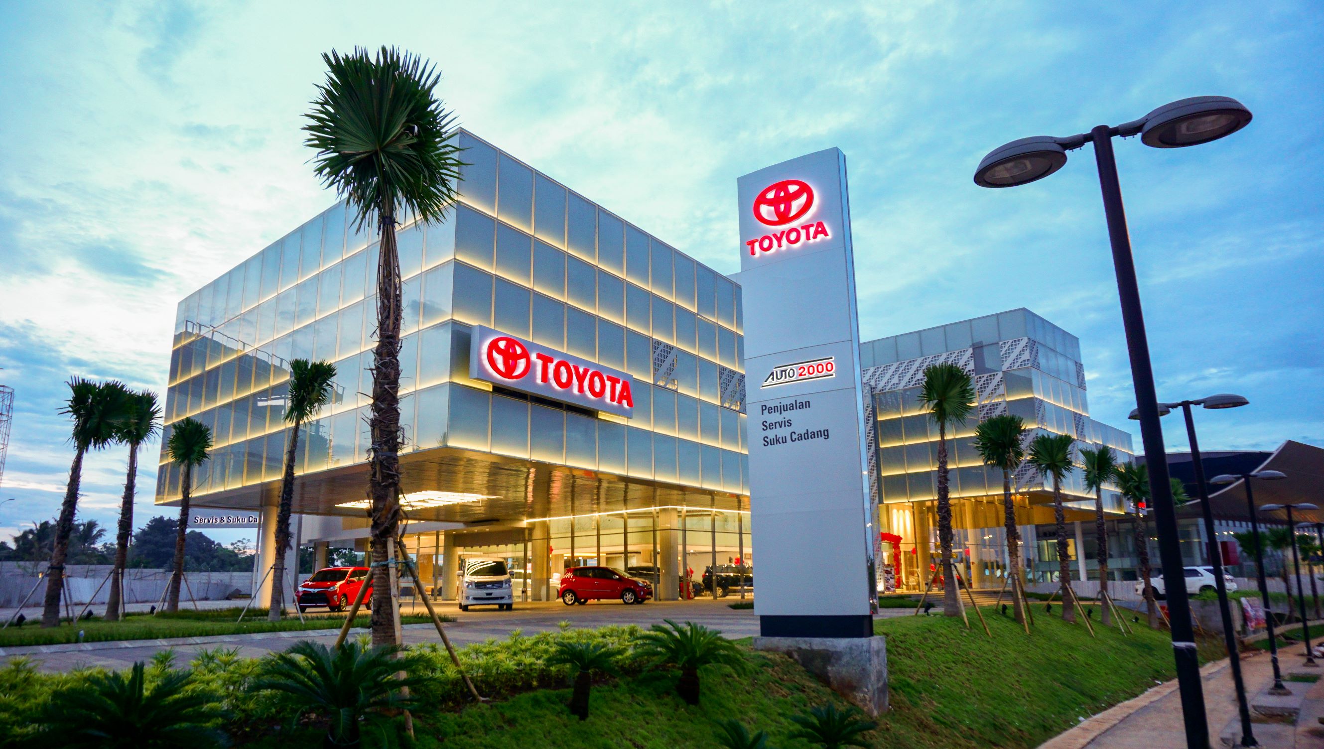 Turun Puluhan Juta Rupiah, Auto2000 Rilis Harga Terbaru Toyota Kijang Innova dan Fortuner