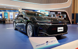 Profil Toyota Crown HEV, Sedan Hybrid Mewah Belum Dijual di Indonesia
