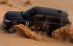 Nekat, Range Rover Uji SUV Listrik Terbarunya Terabas Padang Pasir!