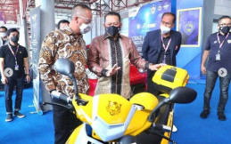 Bamsoet Pamer Motor Listrik Terjangkau di IIMS Hybrid