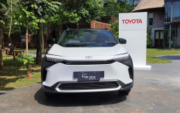 Ini Penyebab Produksi Toyota bZ4X Terhambat