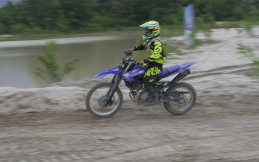 Gaet Para Anggota Polisi, Yamaha Terabas Pakai WR 155 R di Bangka Belitung