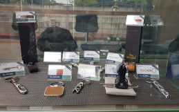 Pakaian Sampai Diecast, Astra Peugeot Resmi Jual Aksesori Hingga Cendera Mata