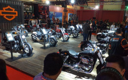 Harley-Davidson  Pamerkan FXDR 114 dan Iron 1200 di Telkomsel IIMS 2019