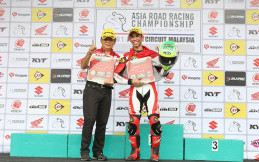 Naik Podium Tertinggi, Gerry Salim Cetak Sejarah Baru Pebalap Indonesia di ARRC 2017 