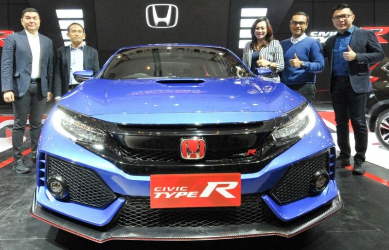 Honda Civic Type R Blue Metallic Tampil Perdana di Surabaya