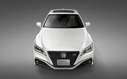 Mobil Toyota Crown Terbaru Mirip Lexus