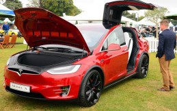 Duh! Gara-gara Masalah Ini, Tesla Recall 11.000 Model X  