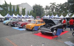 Puluhan Mobil Klasik Turut Meriahkan GIIAS Surabaya 2019