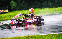 Arai Kembali Sponsori Kanaka Azarel Gusasi di Balap Gokart Tahun Depan