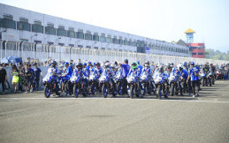 Keseruan Balap Idemitsu bLu cRu Yamaha Sunday Race 