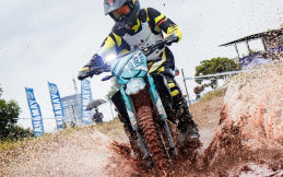 bLU cRU Experience Day, Edukasi Pecinta Off-road di Sirkuit Bekasi