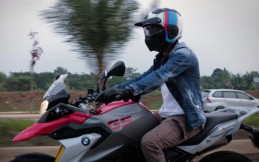 Ini Warna Baru BMW G310GS Milik Ariel Noah