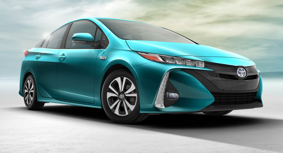 Toyota Prius Prime Jadi Mobil Plug-in Terlaris di Dunia