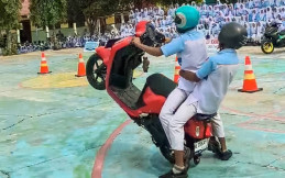 Begini Keseruan Komunitas BrothersipX Lampung Ajak Pelajar Pahami Etika Berkendara
