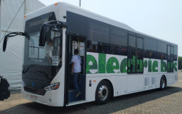 Weekend Malas Bawa Kendaraan? Ini Rute Shuttle Bus Gratis ke PEVS 2023