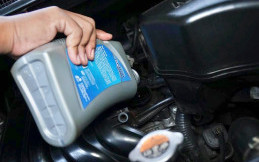 Pelumas untuk Merawat Mobil Lama dan Baru Berbeda, Simak Informasinya