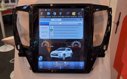 Menarik, Headunit Mitsubishi Pajero Sport dan Toyota Fortuner ala Tesla
