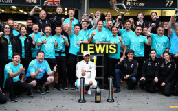 Lewis Hamilton Raih Kemenangan Perdana di GP Azerbain
