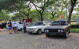 Nostalgia Lintas Melawai, Motor dan Mobil Klasik Riuhkan Kawasan BSD Tangerang