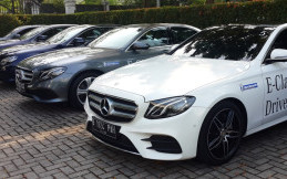 Melihat Kemewahan Mercedes Benz E-Class Dari Luar Dan Dalam