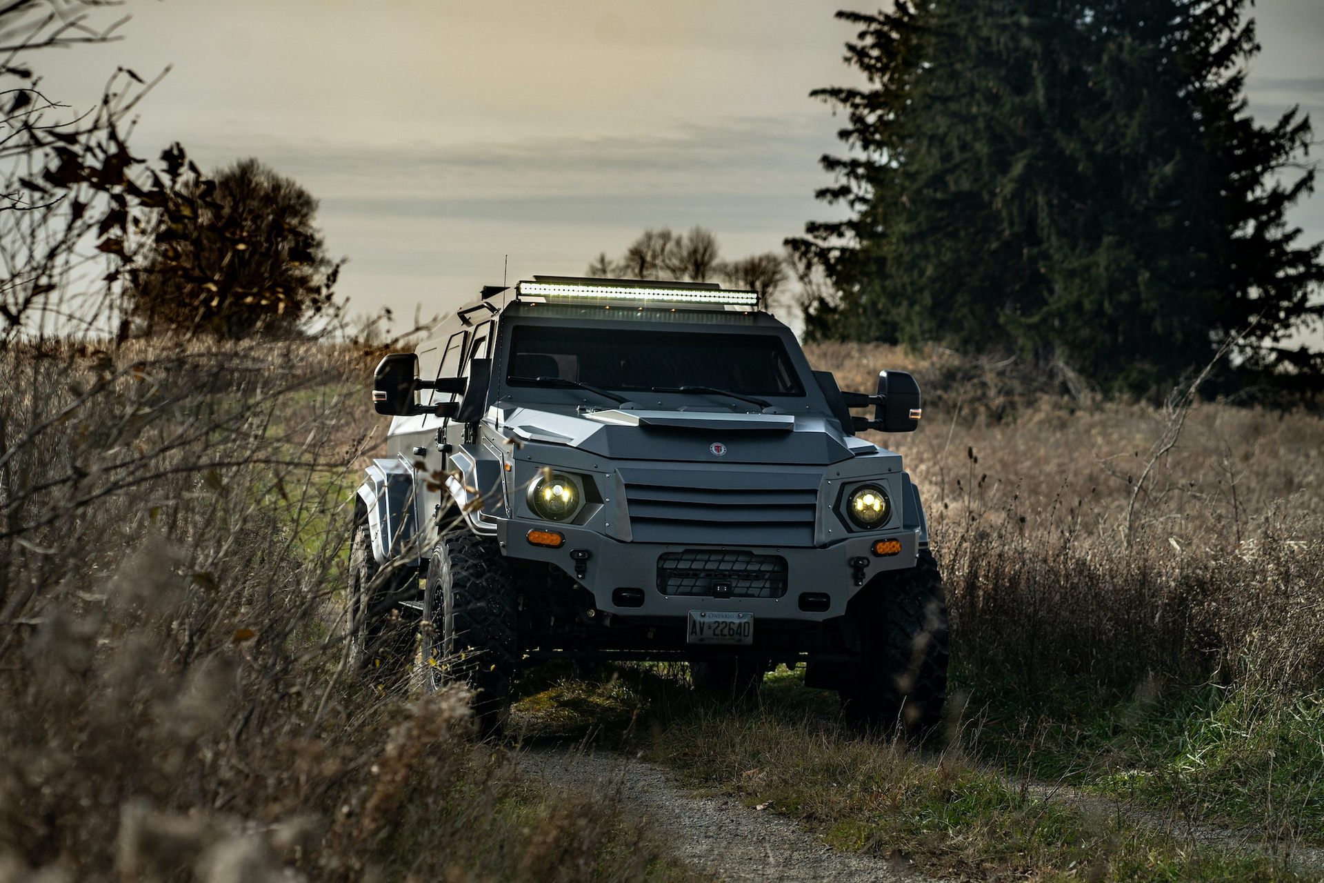 Mobil Keamanan Terradyne Gurkha LAPV Dilelang Umum