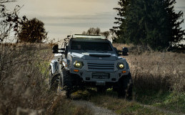 Mobil Keamanan Terradyne Gurkha LAPV Dilelang Umum