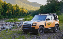 Land Rover Defender 90 Trophy Edition Bisa Ikut di Defender Trophy Competition
