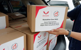 Wuling Gandeng Forwot Serahkan 100 Paket Sembako 
